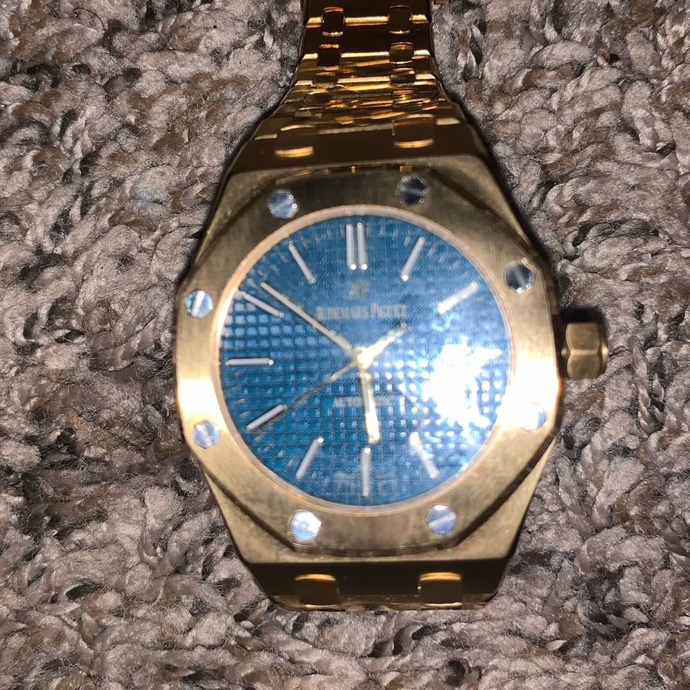 Gold watch - Picture 2 of 4
